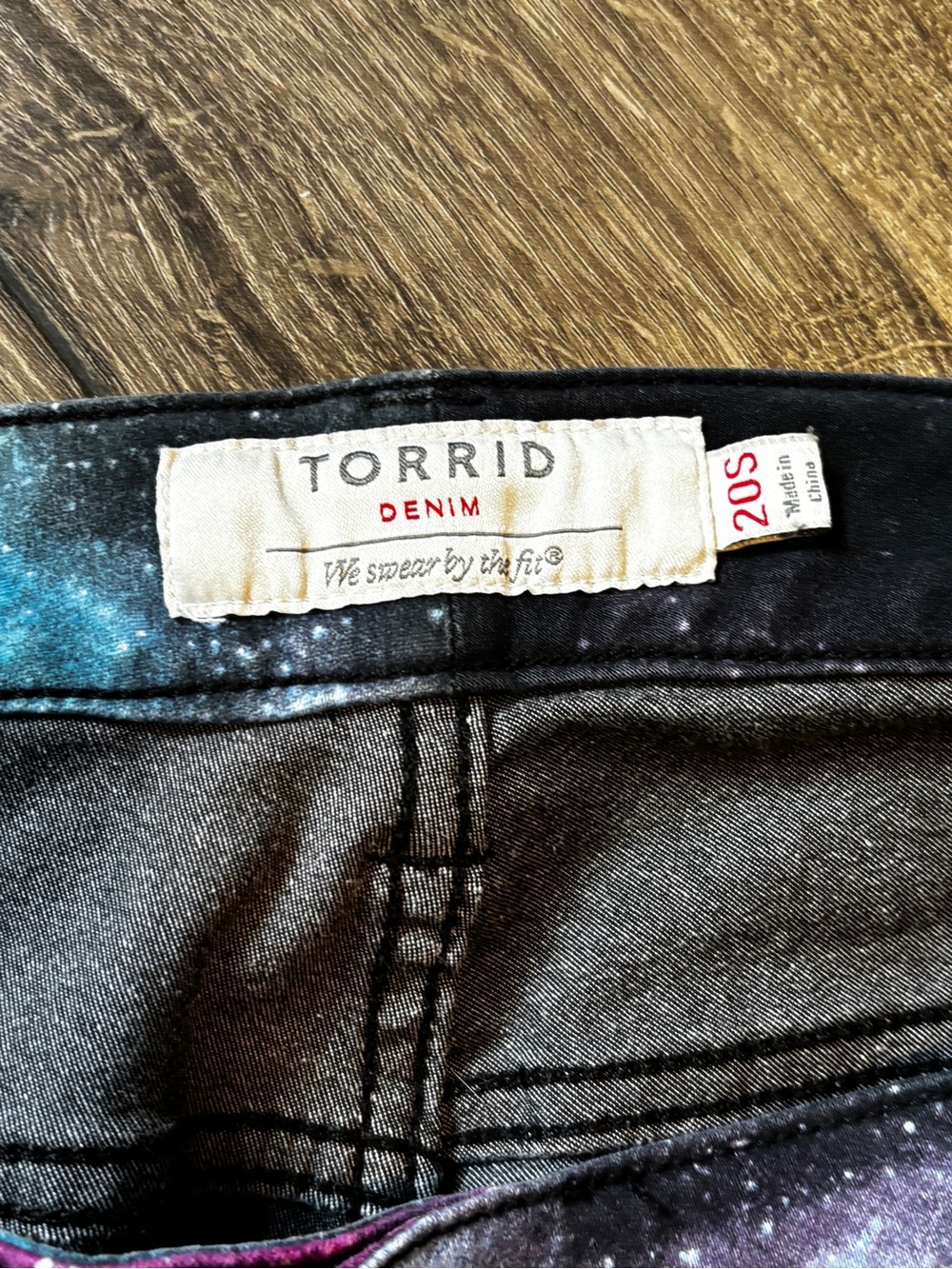 torrid Black Galaxy Print Women’s Denim Leggings with Teal & Magenta Accents - Picture 2 of 6